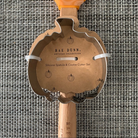 Rae Dunn Halloween Silicone Spatula and Cookie Cutter Set Pumpkin Spice - Picture 3 of 5